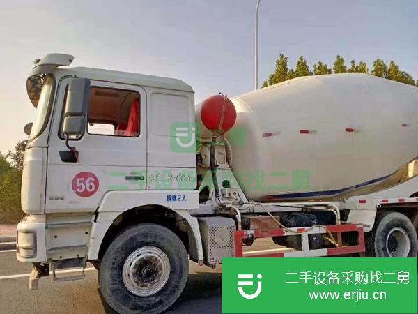 出售二手的17年國五大14方拉16方德龍攪拌罐車,全手續(xù),可以分期付款
