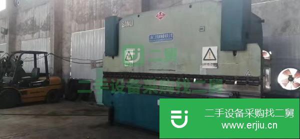 轉(zhuǎn)讓上海三立折彎?rùn)C(jī)200T/4米