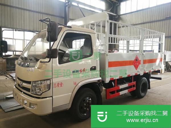 二手的九成新的東風藍牌廂式運輸車低價出售