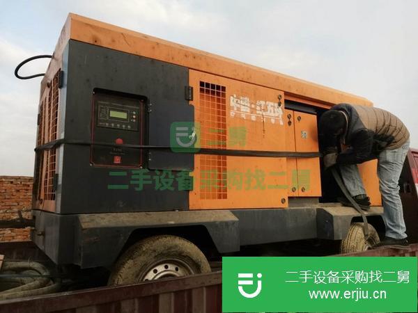 轉(zhuǎn)讓二手的紅五環(huán)空壓機(jī)132/18電移726履帶鉆車出手。