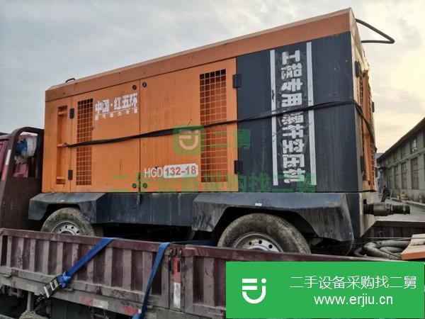 轉(zhuǎn)讓二手的紅五環(huán)空壓機(jī)132/18電移726履帶鉆車出手。