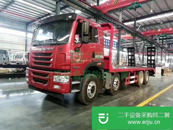 轉讓二手的解放前四后八平板  挖機拖車