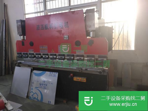 出售剪板機一臺，做不銹鋼廚柜設備，模具齊全，轉讓