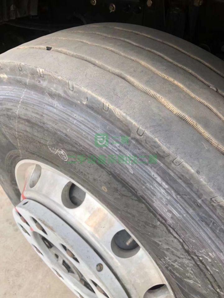出售18年6月解放J6P500馬力 新北方版雙驅(qū)輕體牽引車 國五排量