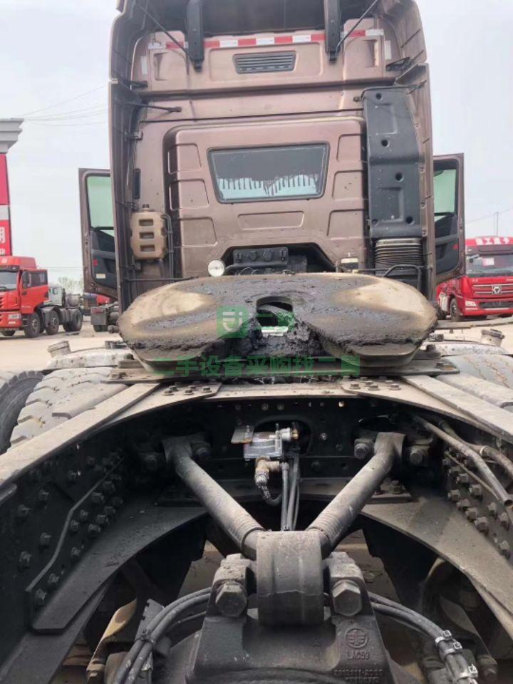 出售18年6月解放J6P500馬力 新北方版雙驅(qū)輕體牽引車 國五排量