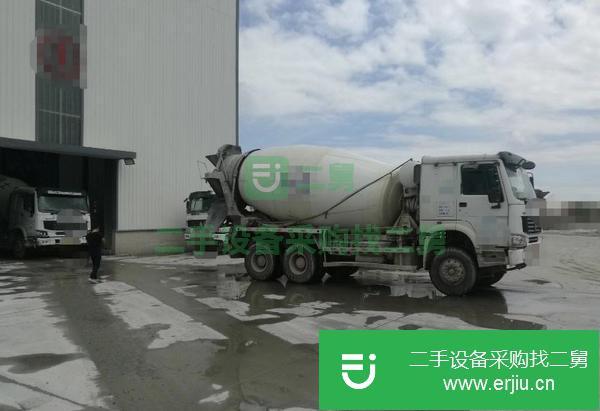 轉(zhuǎn)讓12年8月豪沃天然氣攪拌車