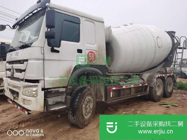 轉(zhuǎn)讓出售17年豪沃攪拌車 后八輪  大14方 380馬力 國五