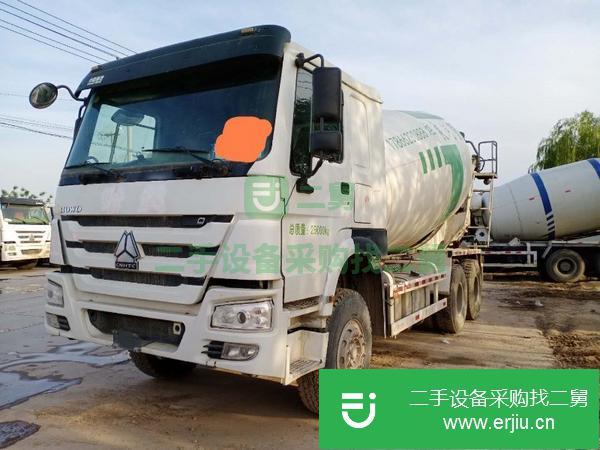 出售17年豪沃攪拌車 后八輪 國五 大12方 380馬力