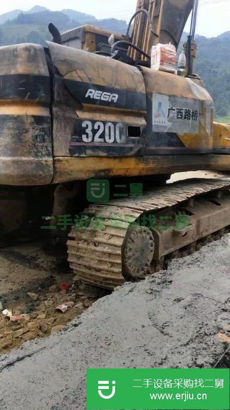 轉讓二手八成新卡特挖掘機。