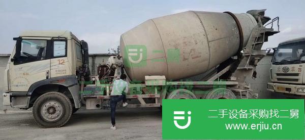 轉(zhuǎn)讓11年解放10方攪拌車出售