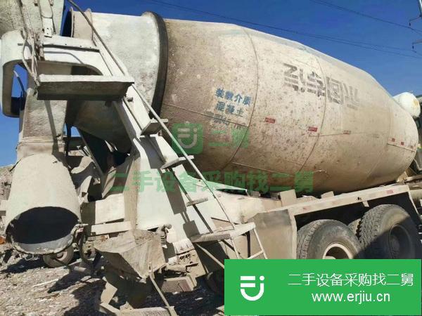 二手混凝土攪拌車 轉(zhuǎn)讓13年豪沃大12方水泥攪拌車
