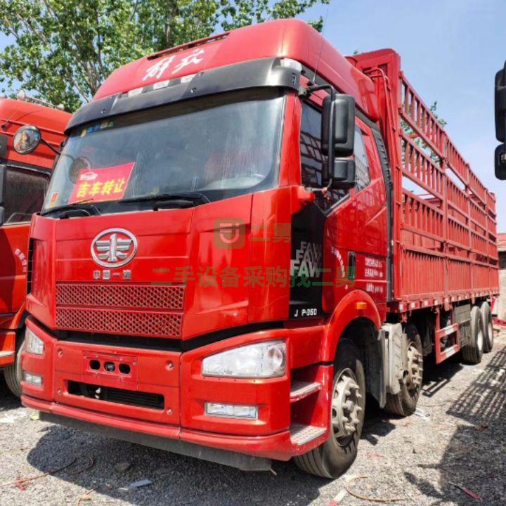 出售高欄半掛車前四后八解放J6P國五排放