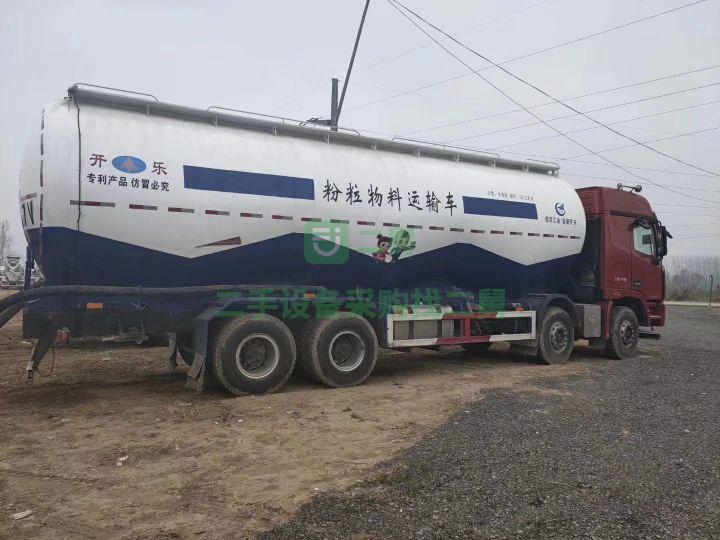 出售牽引車福田歐曼GTL460馬力