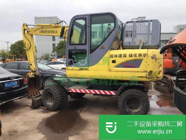 出售二手八成新挖掘機。