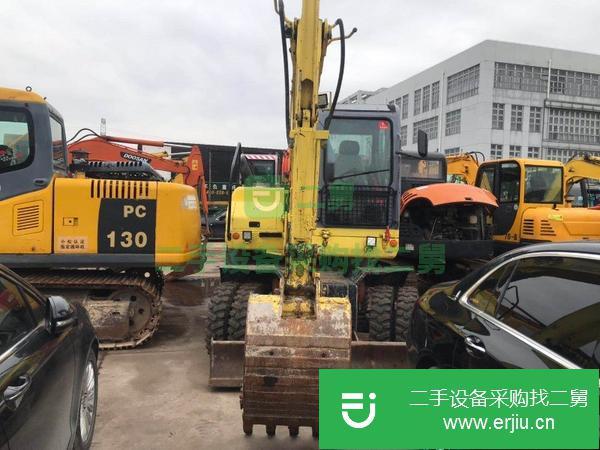 出售二手八成新挖掘機。