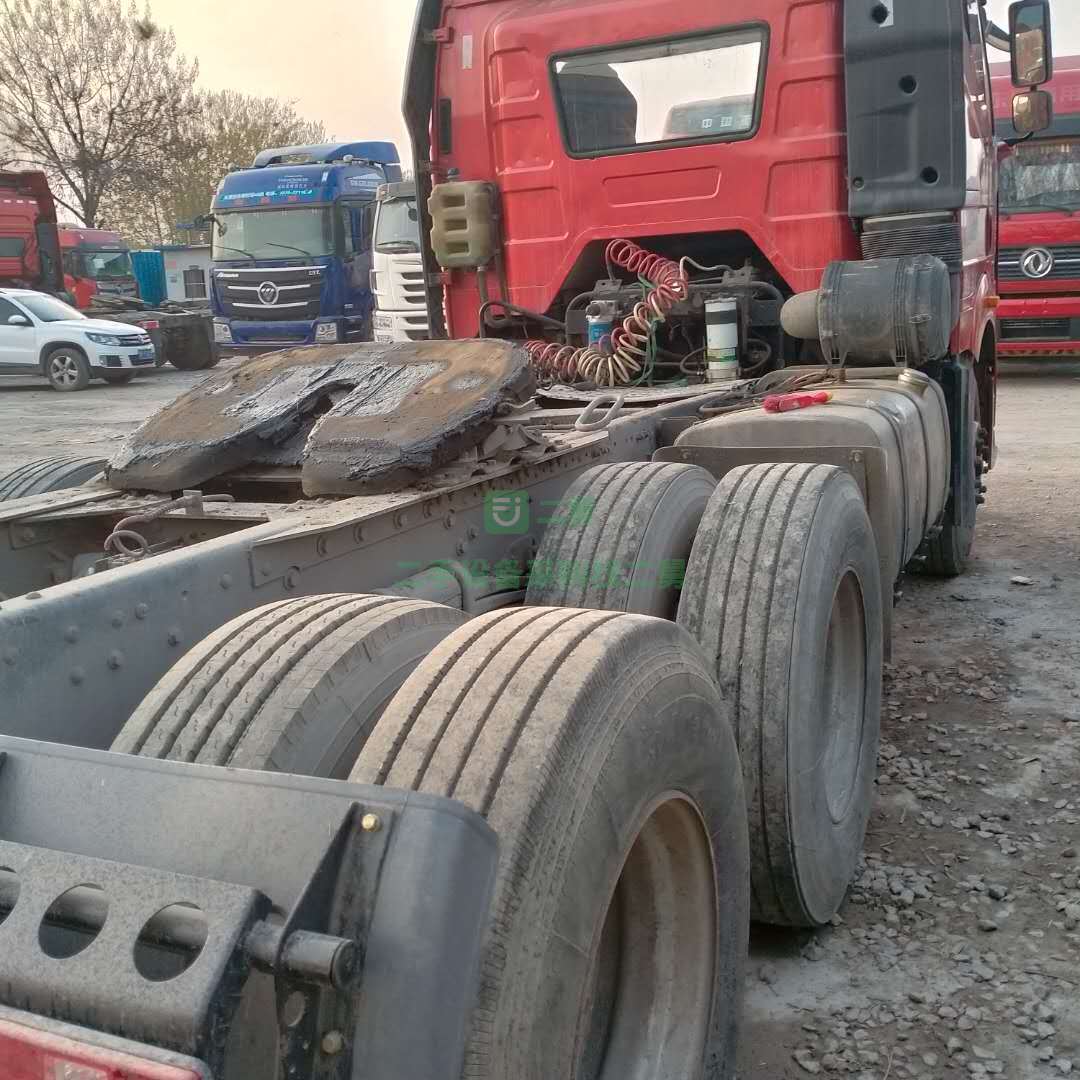 出售17年國五解放牽引車，J6.420馬力