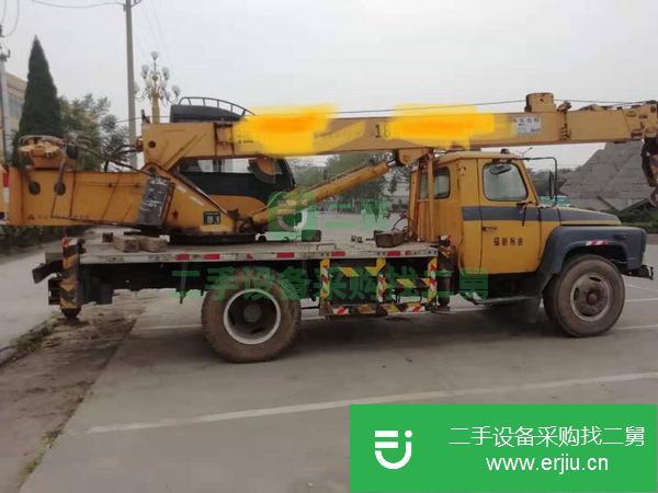 出售10年柳工8噸吊車。三節(jié)桿、全手續(xù)，無事故。處理了。