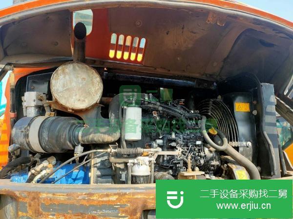 出售二手八成新挖掘機。