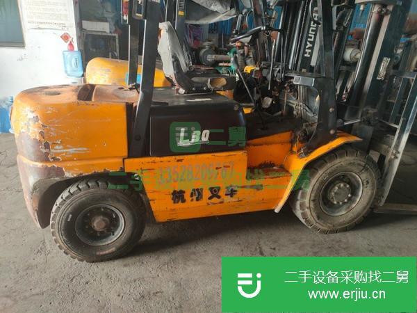 轉讓國產二手八成新叉車3噸。