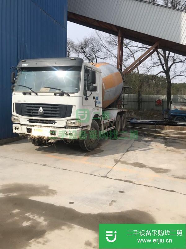 出售兩臺豪沃12方中聯(lián)攪拌車
