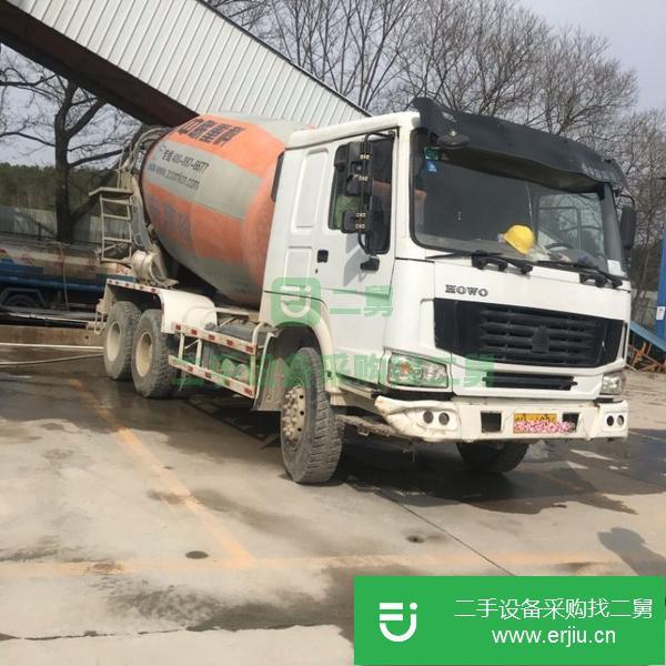 出售兩臺豪沃12方中聯(lián)攪拌車