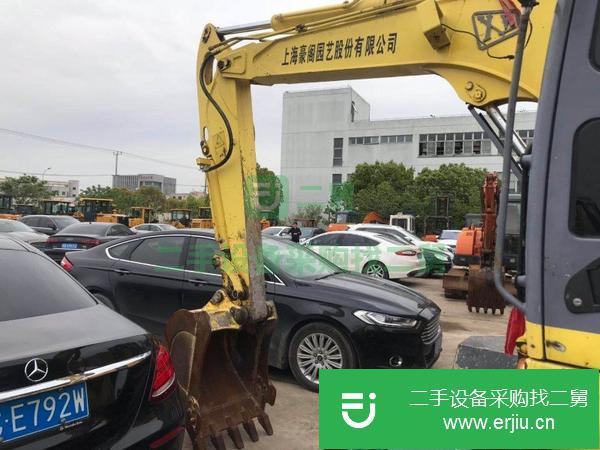 出售二手八成新挖掘機。