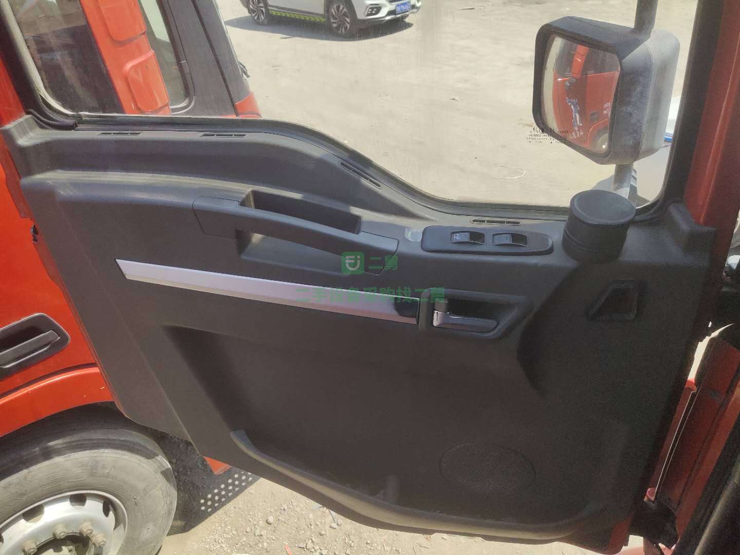 前四后八德龍平板牽引車出售