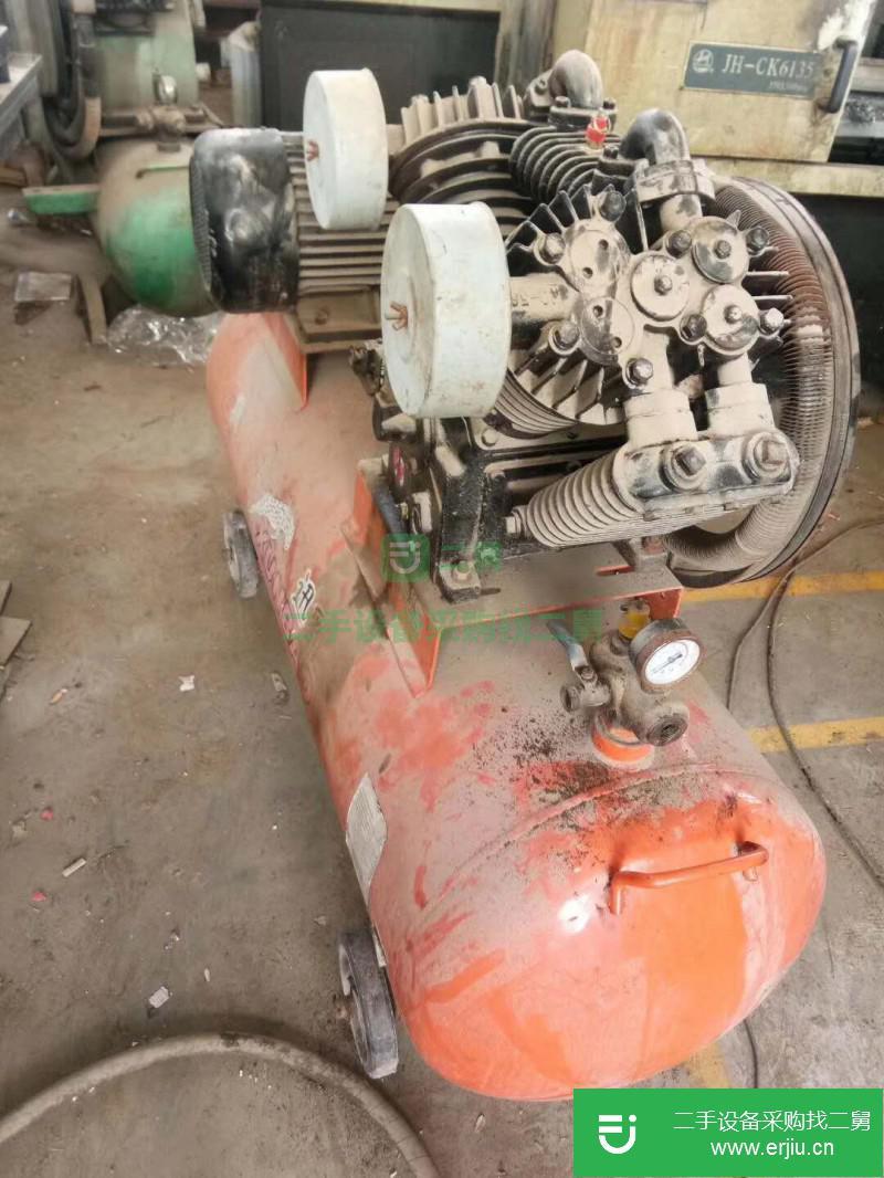 轉(zhuǎn)讓出售二手九成新迅豹空壓機(jī)