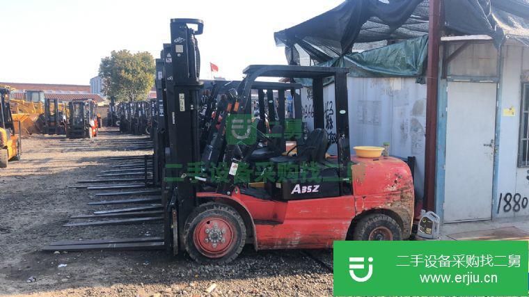 轉(zhuǎn)讓9成新二手合力叉車