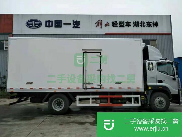 二手的6米8福田歐馬可210馬力冷藏車出售