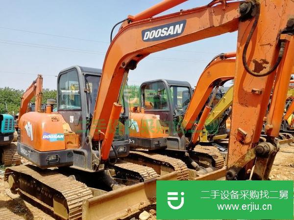 轉(zhuǎn)讓二手斗山60-7挖掘機(jī)。