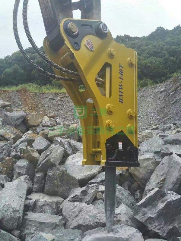 轉讓出售龍工50帶型號破碎錘