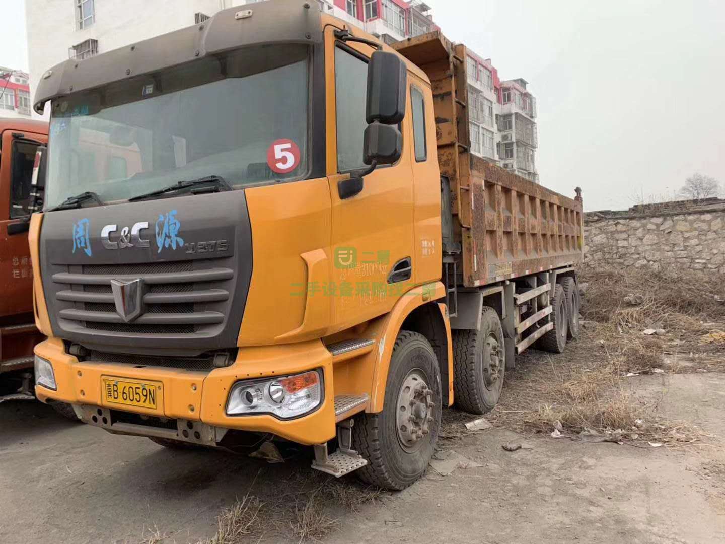 國四聯(lián)合重卡天然氣大廂7.6米自卸車出售