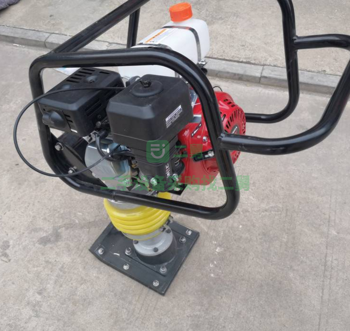 挖式打夯機(jī) 氣夯機(jī) 自走式打夯機(jī)