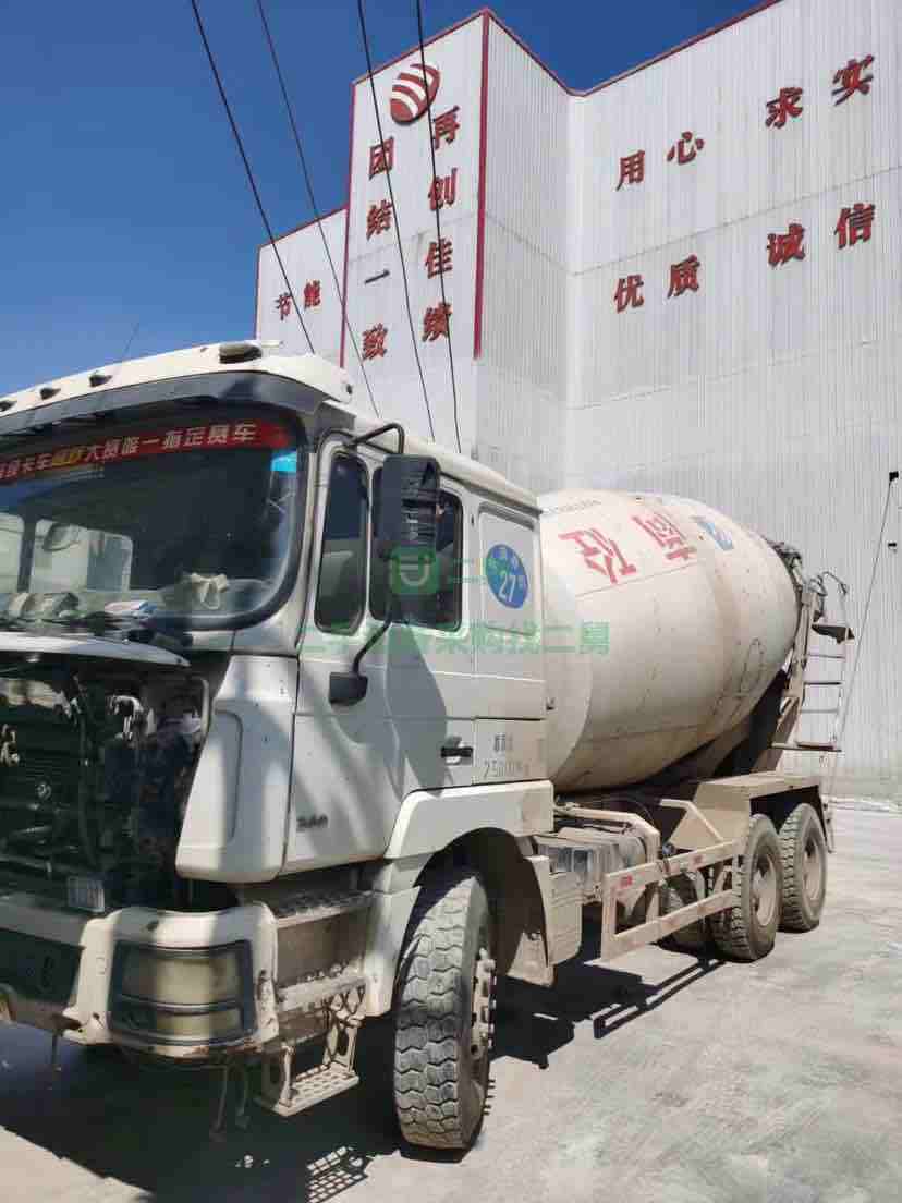 出售3臺德龍攪拌車，13年大12方，車框好，價格低
