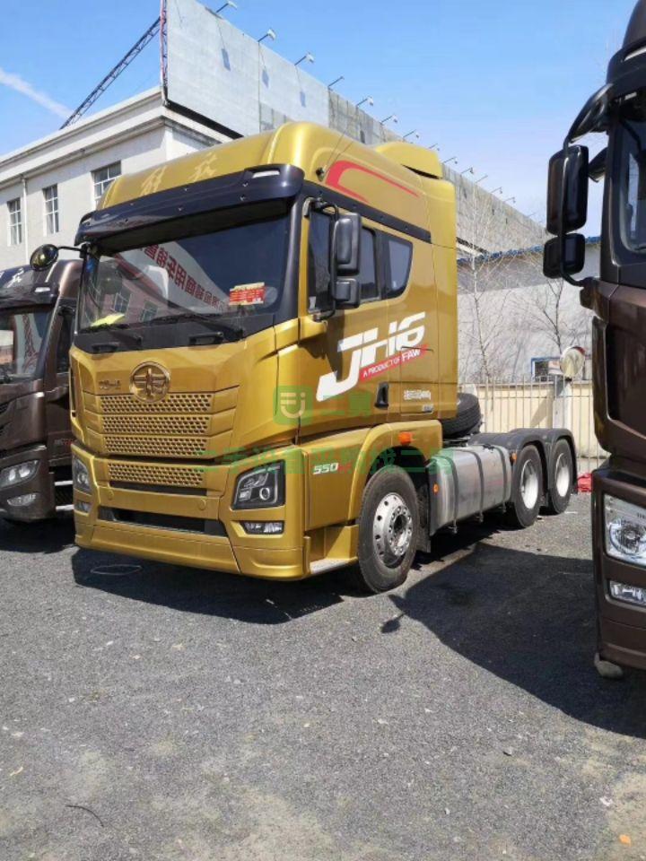 出售短期庫存550馬力國五錫柴國五牽引車自尊版三包齊全賣全國