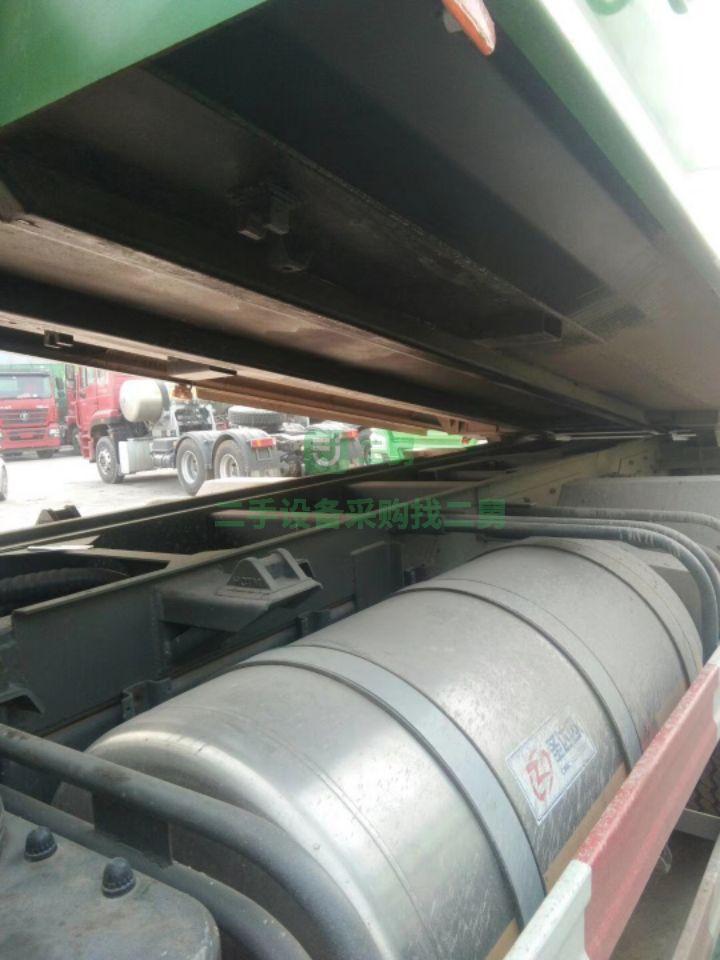 出售5米6豪沃環保國五自卸車