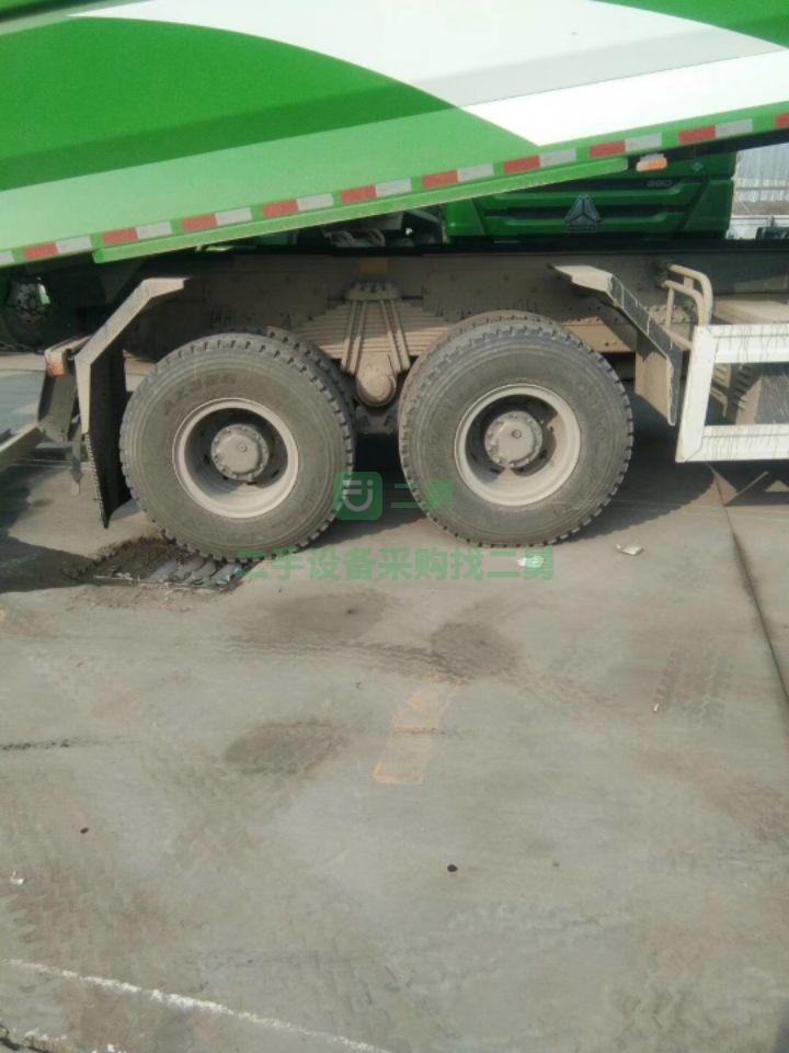 出售5米6豪沃環保國五自卸車