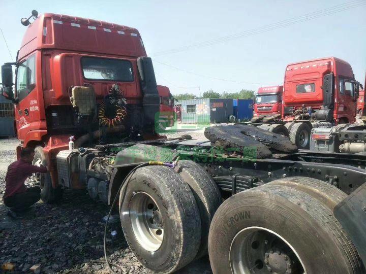 出售福田歐曼ETX430馬力維材機牽引車
