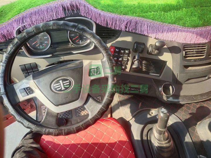 出售牽引車一汽解放J6P