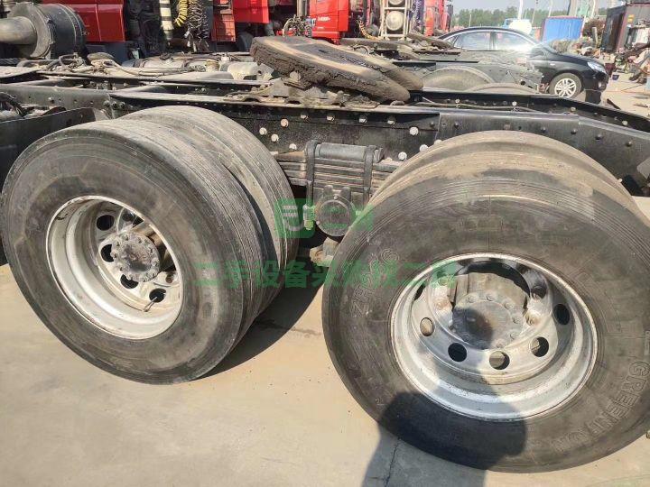 出售牽引車一汽解放J6P