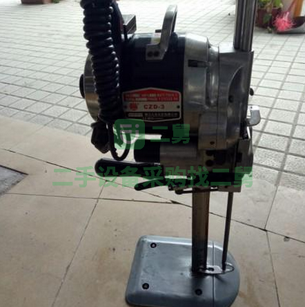 出售二手的電剪刀裁布電動(dòng)手持式充電裁剪機(jī)多功能剪子服裝布料皮革小型修。