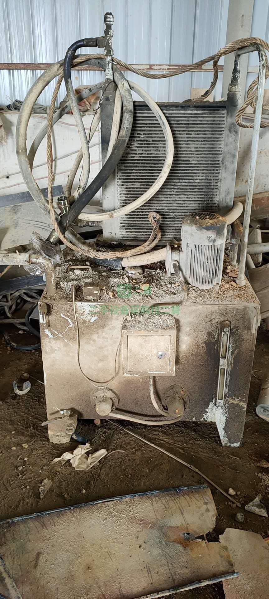 出售雙電機28O千瓦的沖擊式制砂機