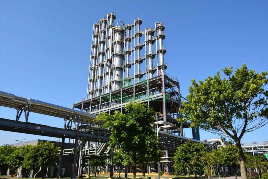 出售二手九成新酒精蒸餾塔
