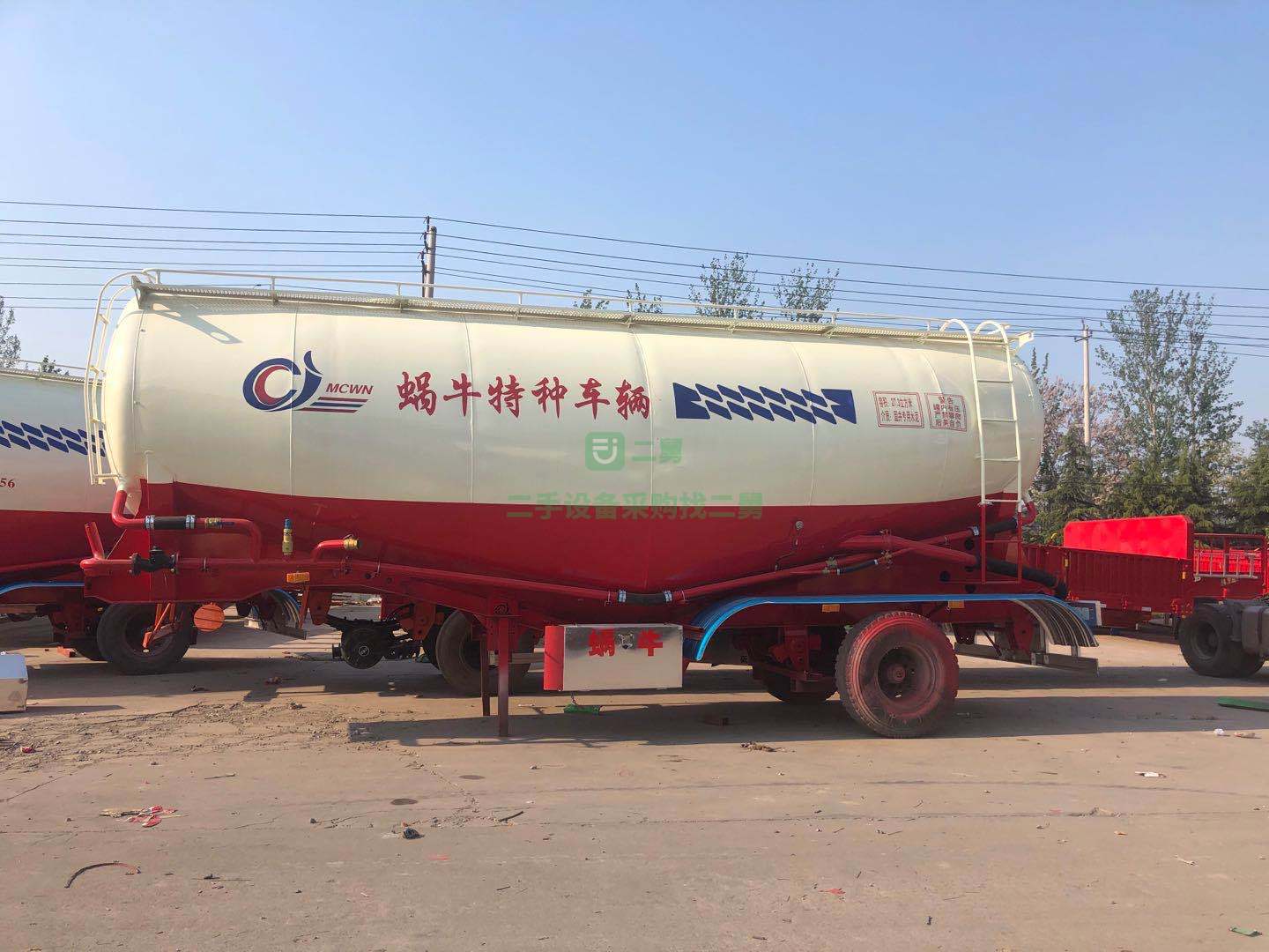 出售水泥罐半掛車(chē)