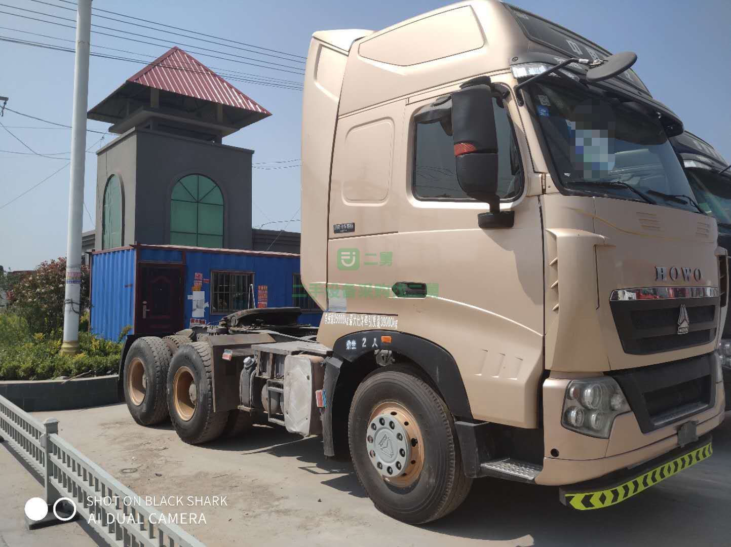 出售18年豪沃t7重體牽引車