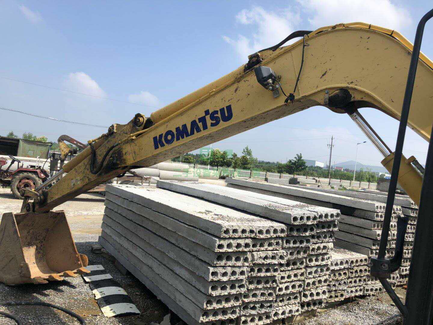 出售12年一手小松70-8，等錢急售，二手挖掘機