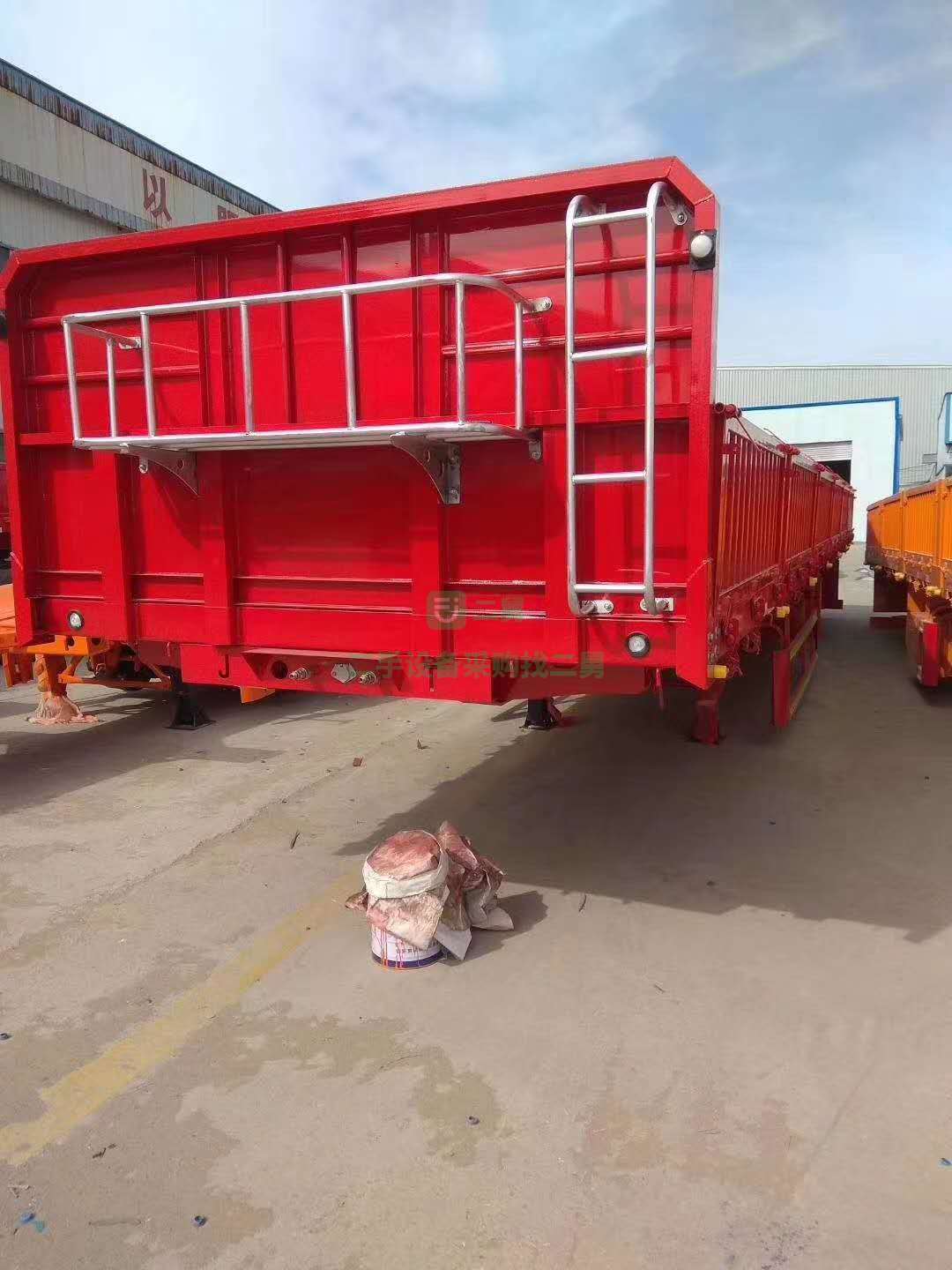 低價出售轉讓側翻半掛車