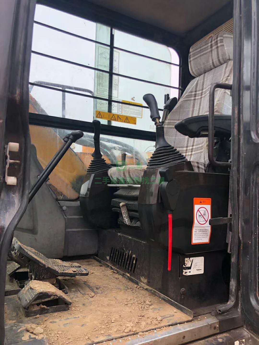 出售15年三一75-9二手挖掘機，等錢急售