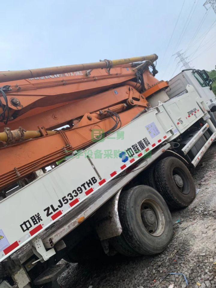 出售中聯重科奔馳47米國四泵車